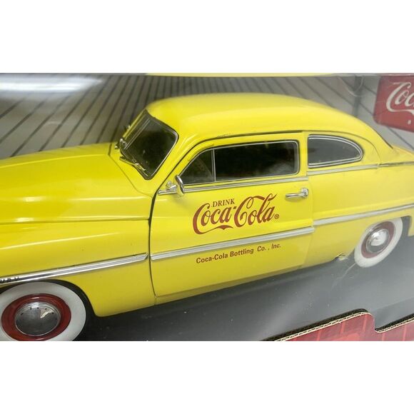 1:18 Scale 1949 Mercury Coupe Coca Cola Johnny Lightning - Picture 4 of 7